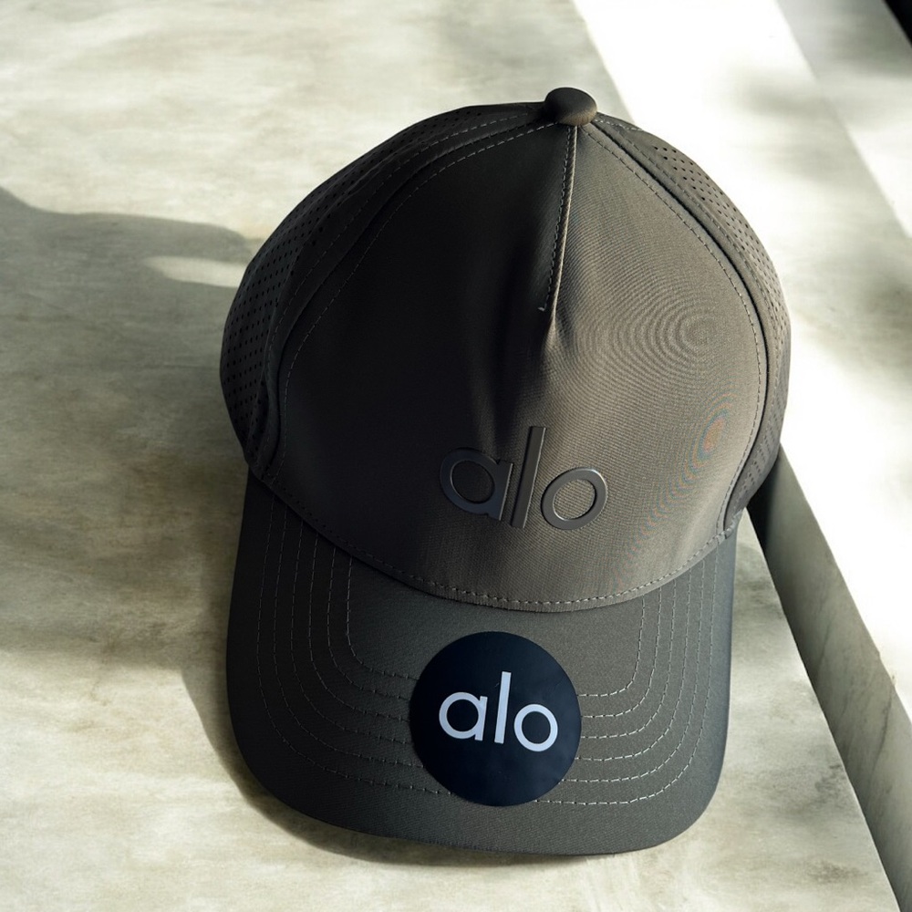 ALO Yoga Men's green wick free hat